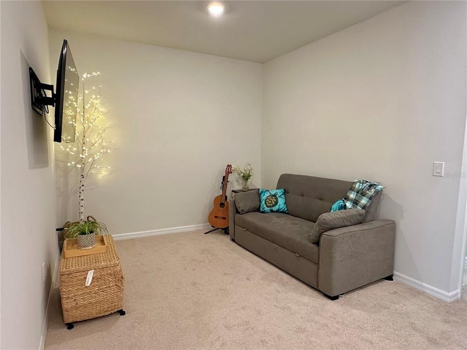 Active With Contract: $429,000 (3 beds, 2 baths, 2004 Square Feet)