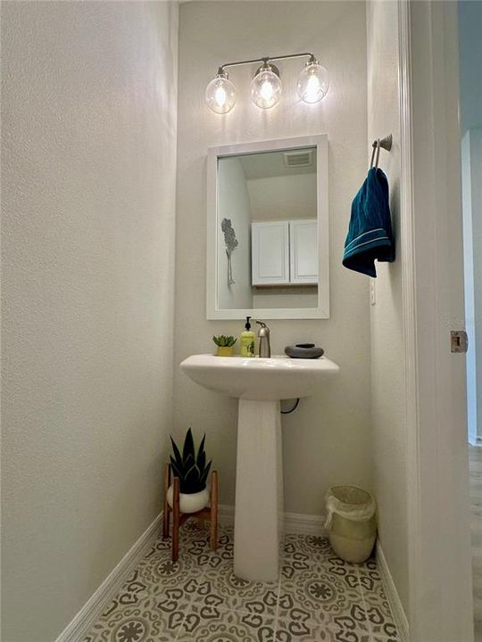 Active With Contract: $429,000 (3 beds, 2 baths, 2004 Square Feet)