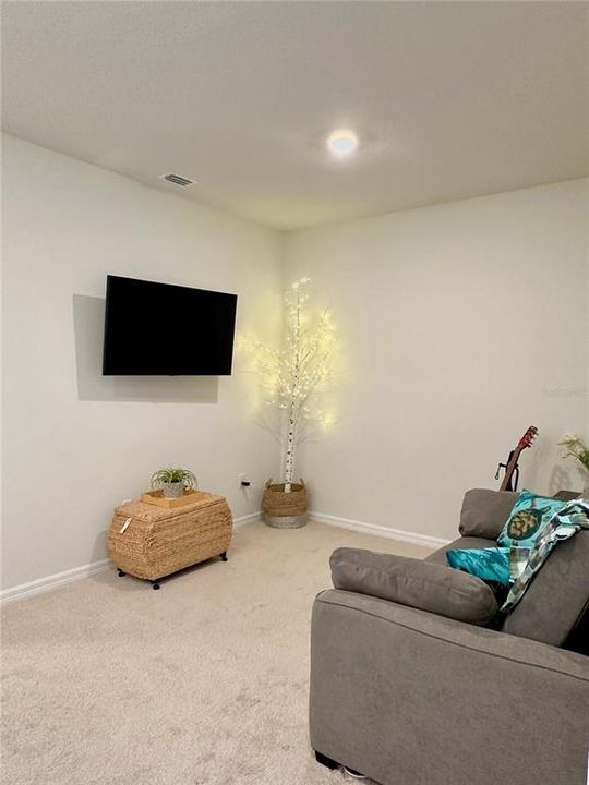 Active With Contract: $429,000 (3 beds, 2 baths, 2004 Square Feet)