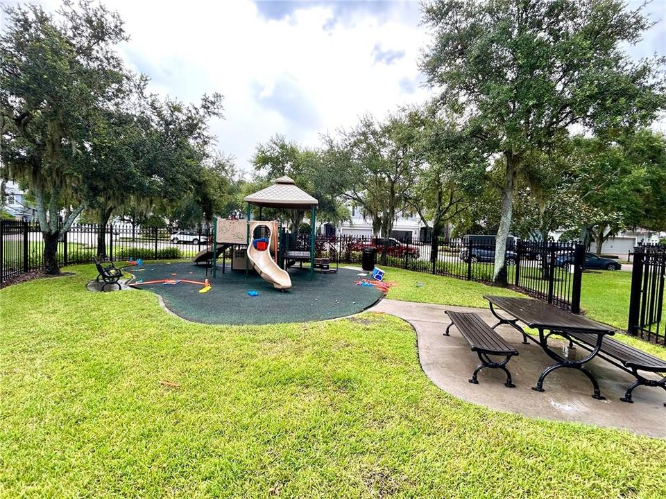 For Rent: $3,600 (4 beds, 3 baths, 2616 Square Feet)