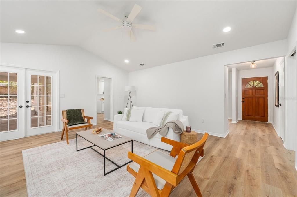 待售: $349,900 (3 贝兹, 2 浴室, 1558 平方英尺)