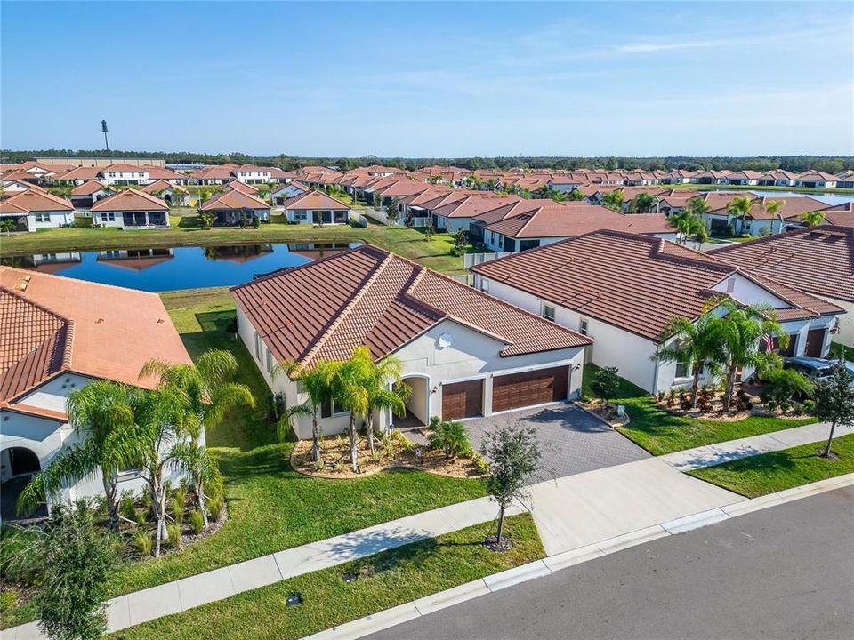 待售: $630,000 (3 贝兹, 3 浴室, 2651 平方英尺)