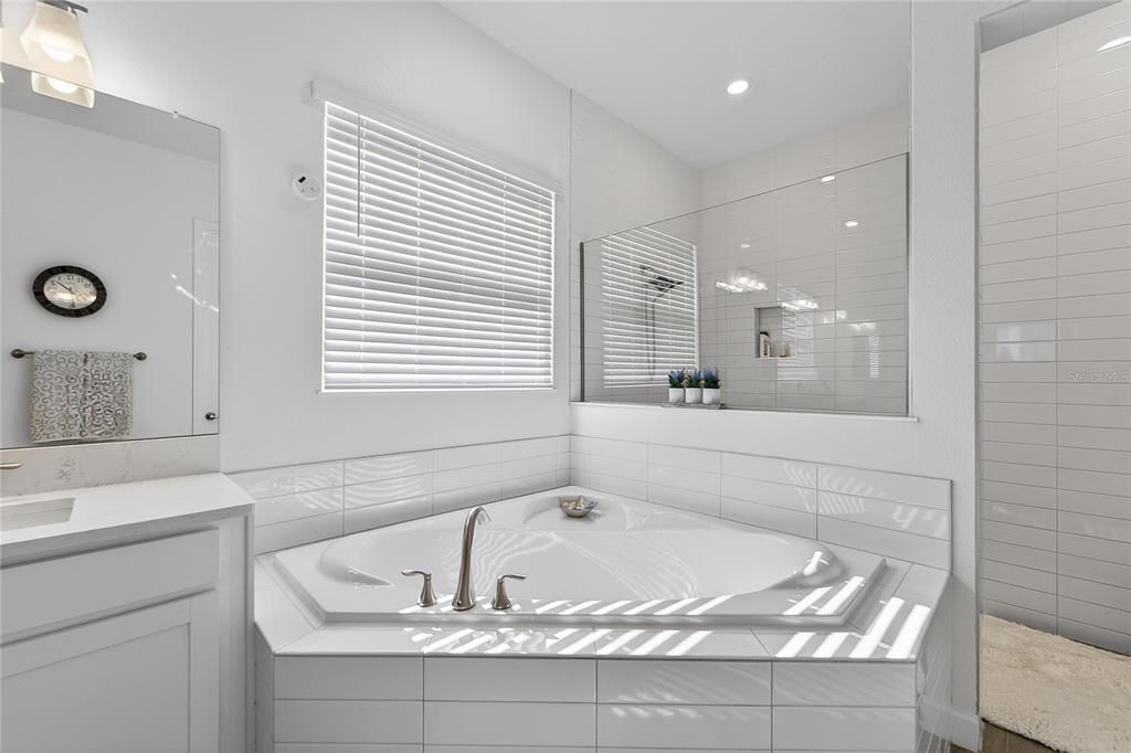 待售: $630,000 (3 贝兹, 3 浴室, 2651 平方英尺)