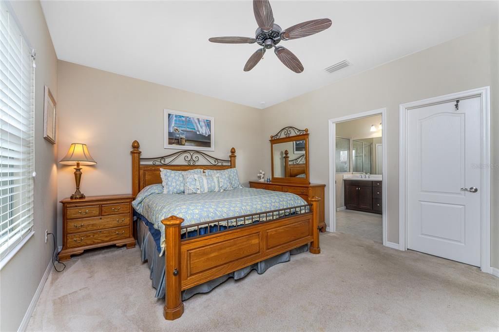 For Sale: $439,900 (3 beds, 2 baths, 1874 Square Feet)