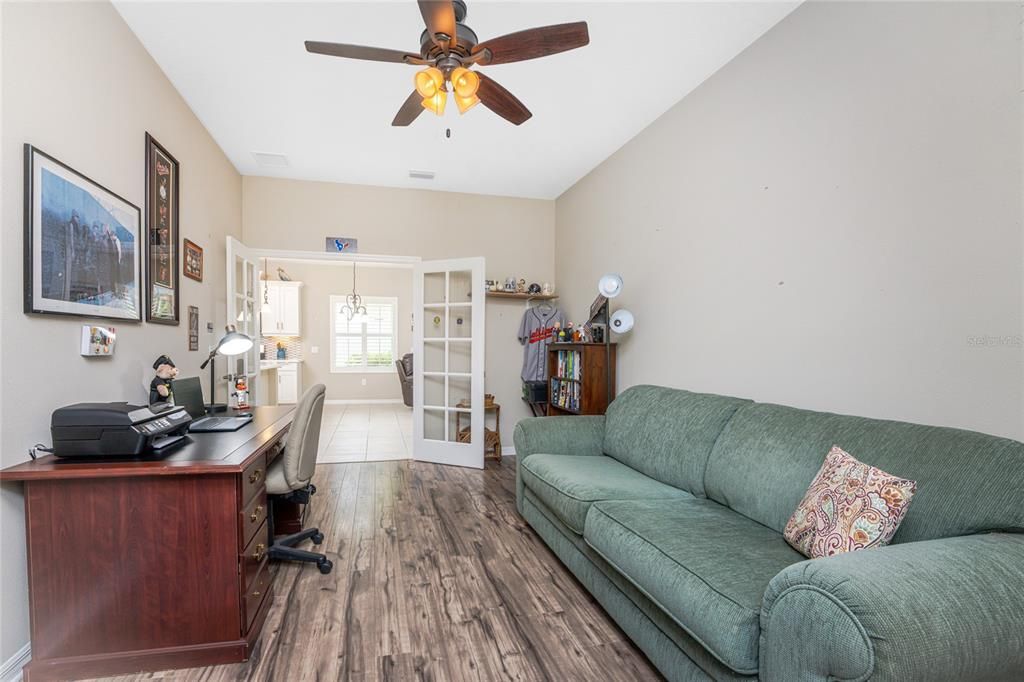 For Sale: $439,900 (3 beds, 2 baths, 1874 Square Feet)