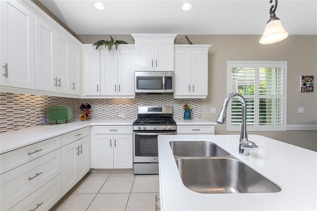 For Sale: $439,900 (3 beds, 2 baths, 1874 Square Feet)