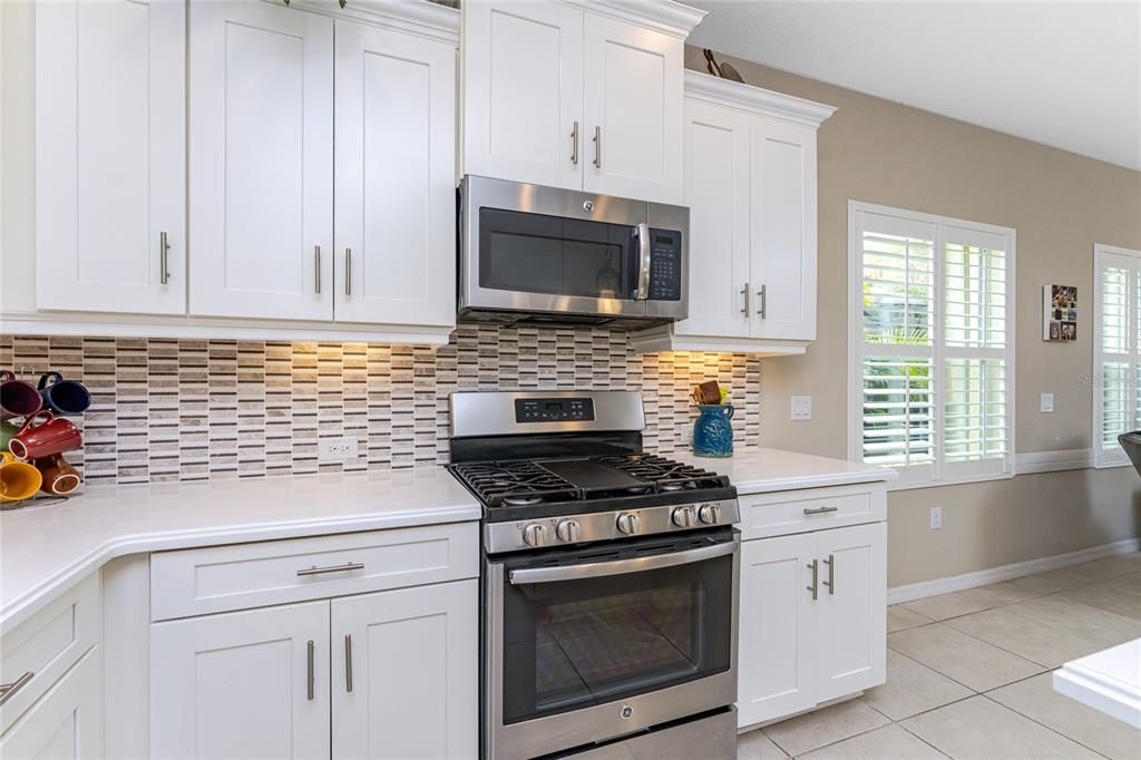 For Sale: $439,900 (3 beds, 2 baths, 1874 Square Feet)