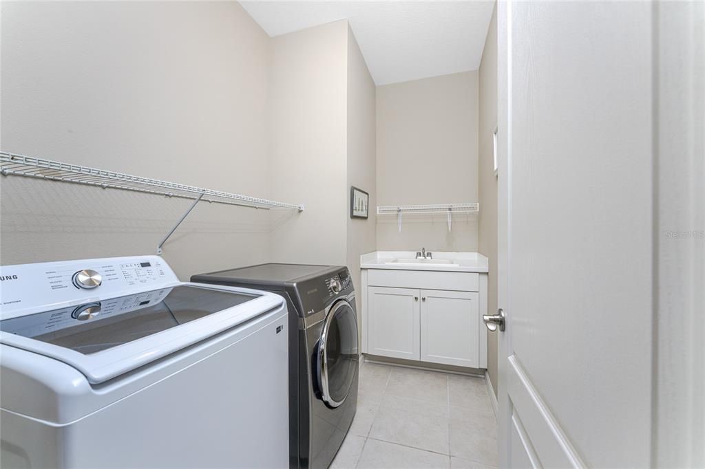 For Sale: $439,900 (3 beds, 2 baths, 1874 Square Feet)