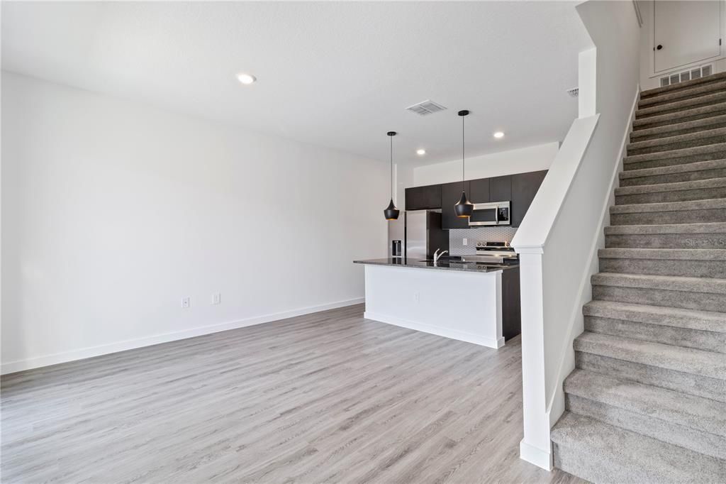 出租: $2,250 (3 贝兹, 3 浴室, 1360 平方英尺)