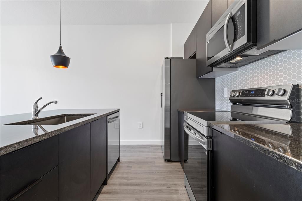 出租: $2,250 (3 贝兹, 3 浴室, 1360 平方英尺)