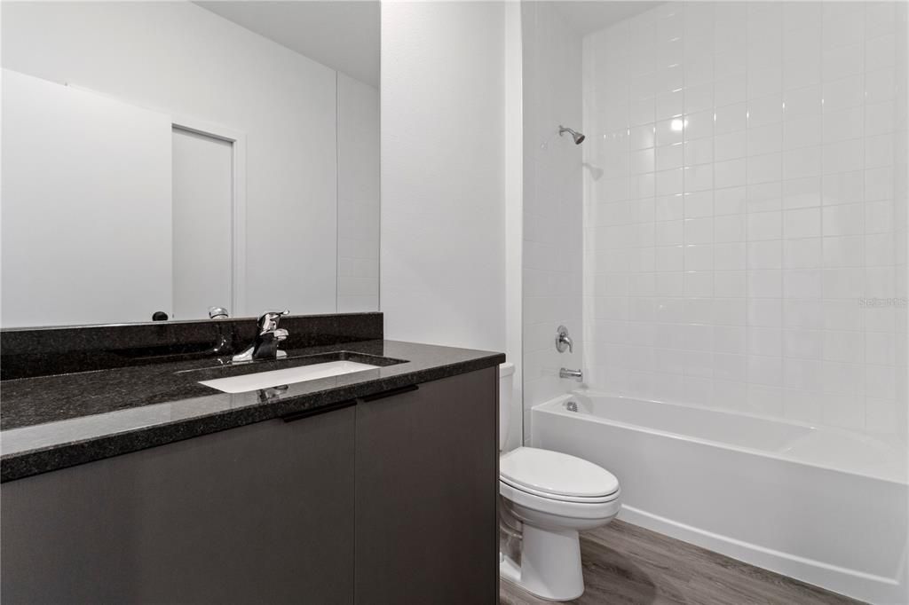 出租: $2,250 (3 贝兹, 3 浴室, 1360 平方英尺)