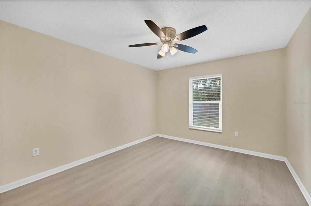 待售: $529,000 (4 贝兹, 2 浴室, 1948 平方英尺)