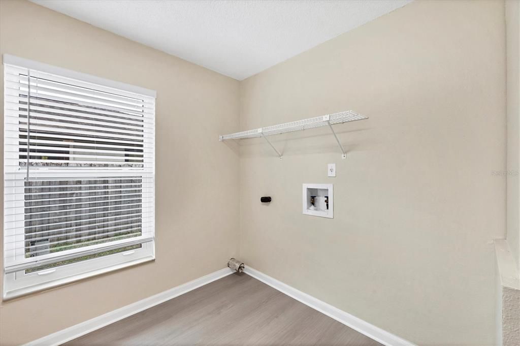 待售: $529,000 (4 贝兹, 2 浴室, 1948 平方英尺)