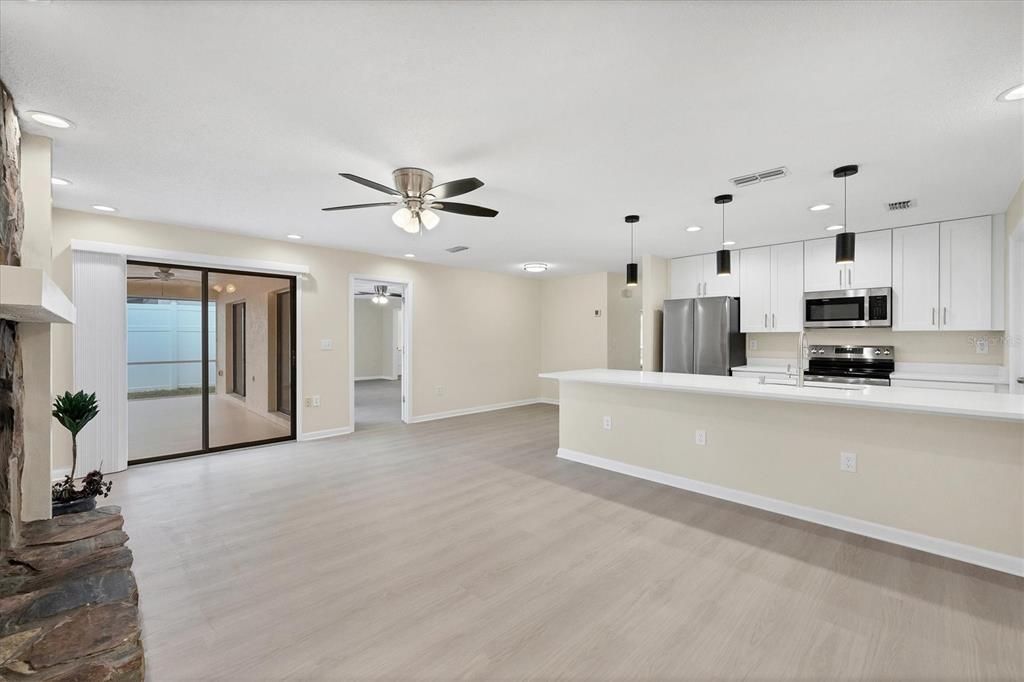 待售: $529,000 (4 贝兹, 2 浴室, 1948 平方英尺)