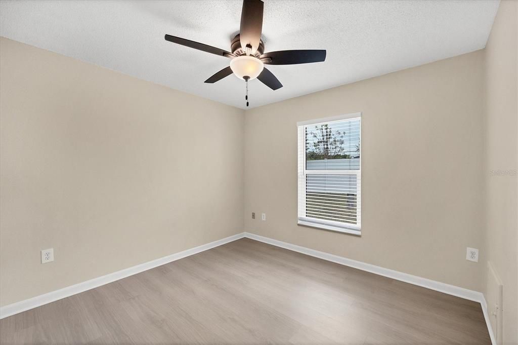 待售: $529,000 (4 贝兹, 2 浴室, 1948 平方英尺)