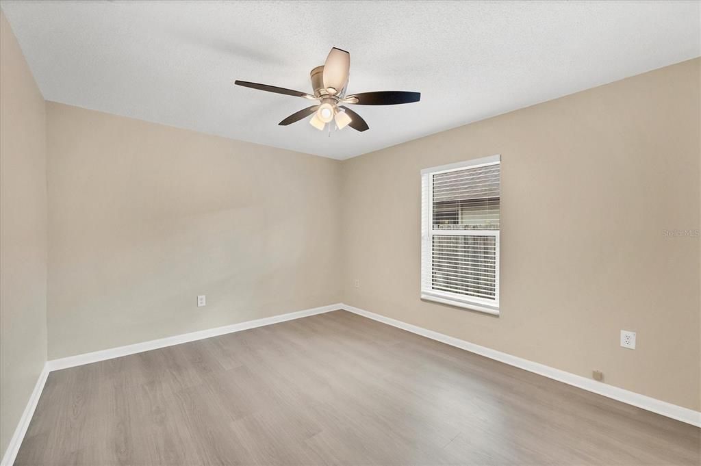 待售: $529,000 (4 贝兹, 2 浴室, 1948 平方英尺)