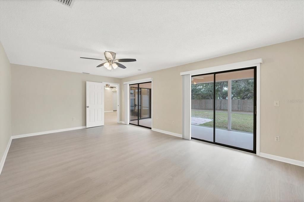 待售: $529,000 (4 贝兹, 2 浴室, 1948 平方英尺)