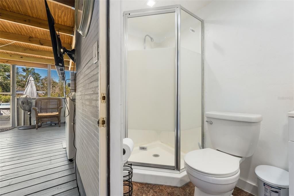 For Sale: $275,000 (3 beds, 3 baths, 1320 Square Feet)