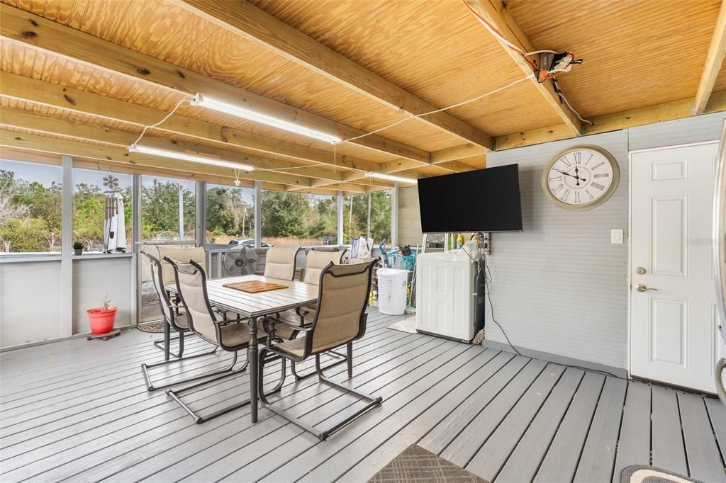 For Sale: $275,000 (3 beds, 3 baths, 1320 Square Feet)