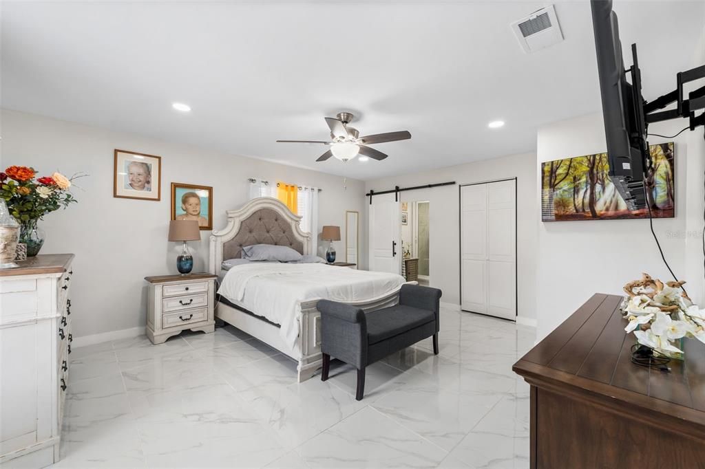 For Sale: $275,000 (3 beds, 3 baths, 1320 Square Feet)