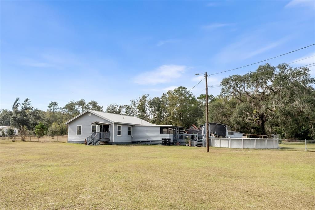 For Sale: $275,000 (3 beds, 3 baths, 1320 Square Feet)