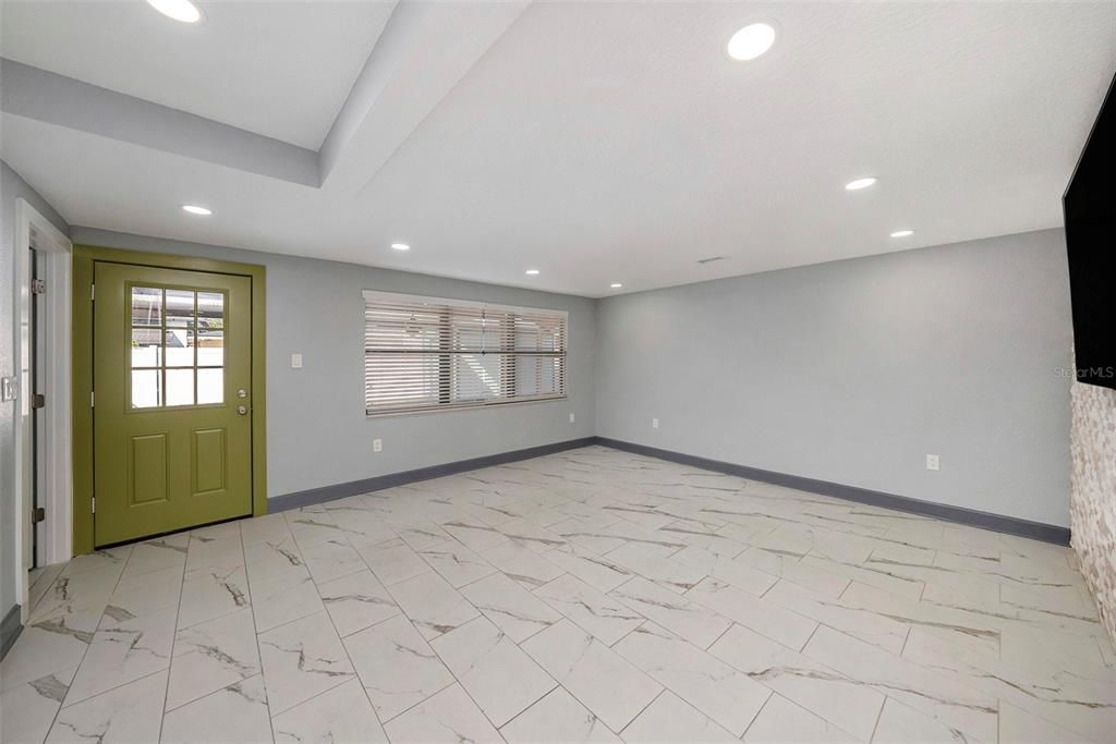 For Sale: $698,000 (3 beds, 3 baths, 1793 Square Feet)