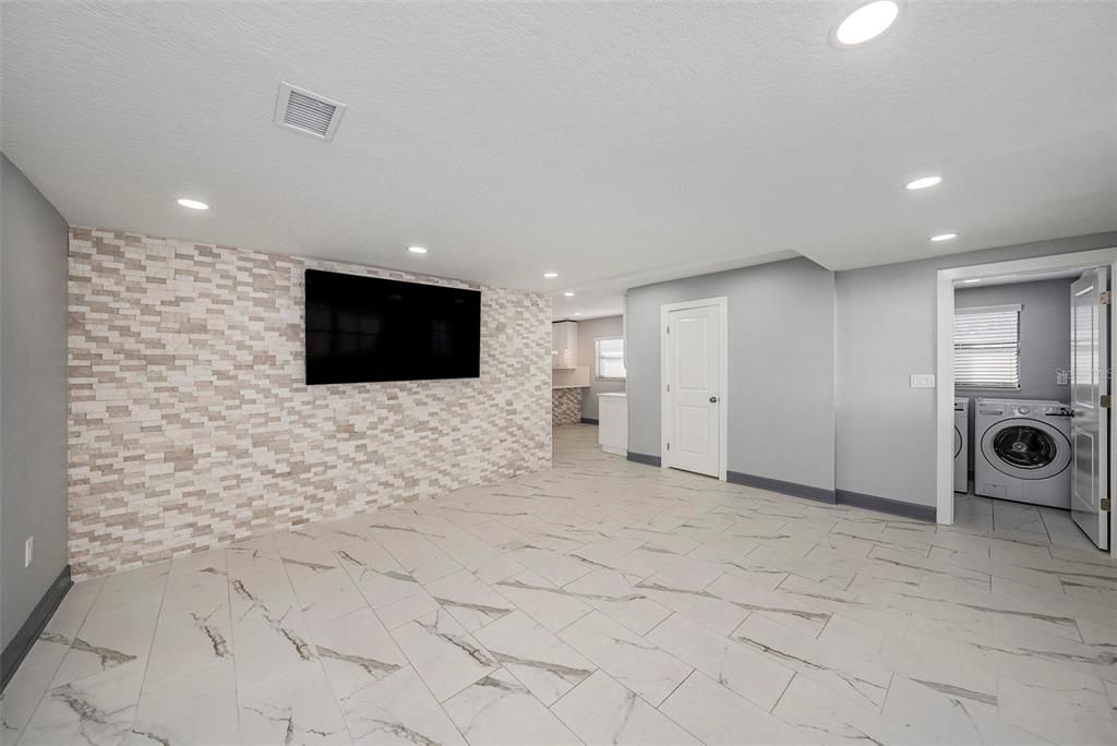 For Sale: $698,000 (3 beds, 3 baths, 1793 Square Feet)