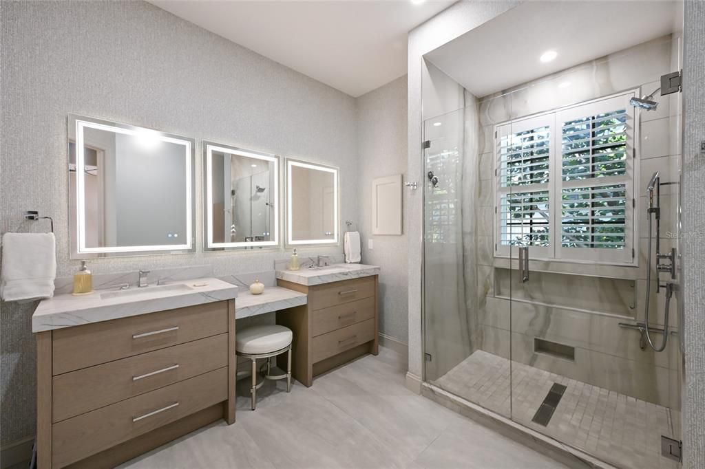 En Venta: $3,975,000 (4 camas, 3 baños, 3020 Pies cuadrados)