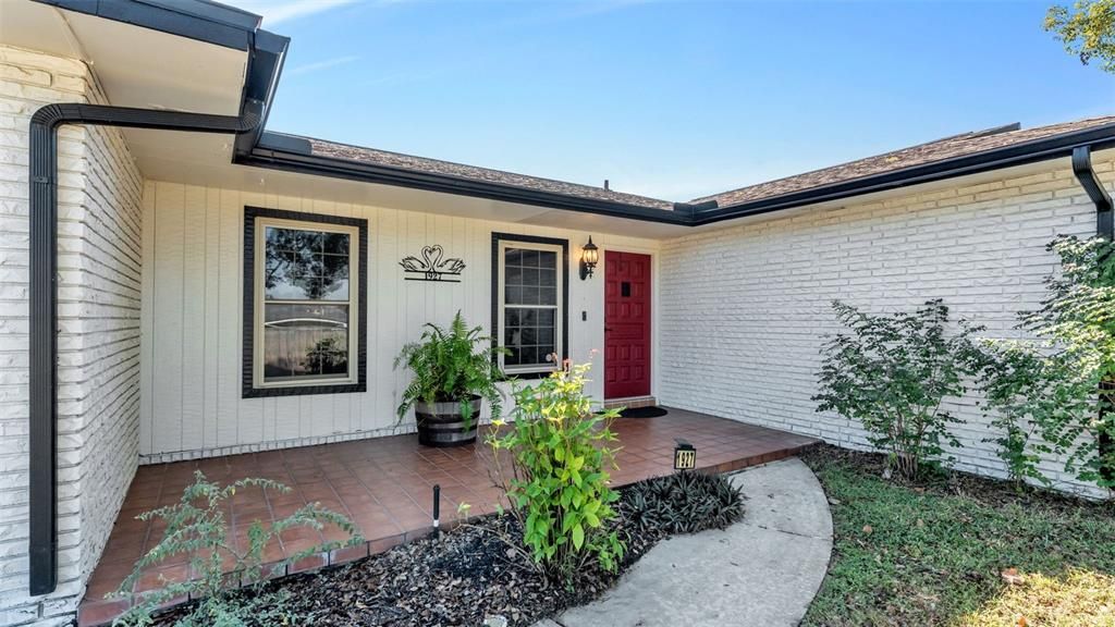 For Sale: $359,900 (3 beds, 2 baths, 1842 Square Feet)
