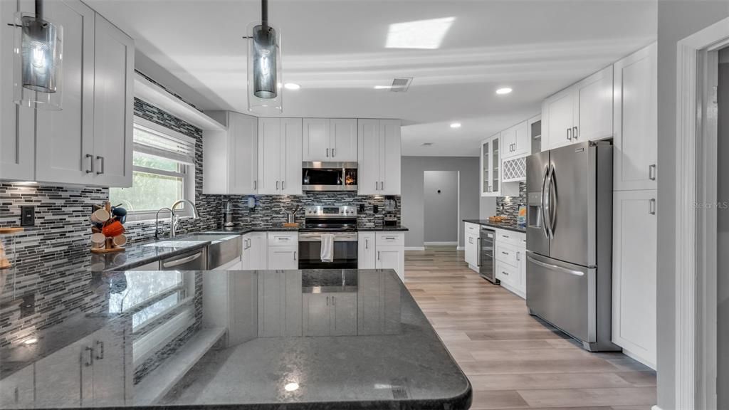 For Sale: $359,900 (3 beds, 2 baths, 1842 Square Feet)