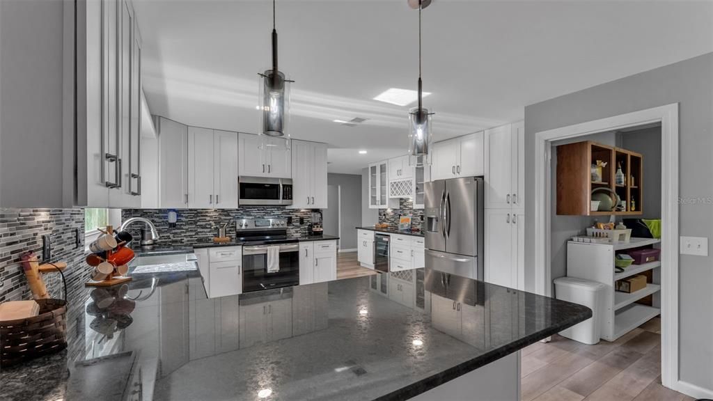 For Sale: $359,900 (3 beds, 2 baths, 1842 Square Feet)