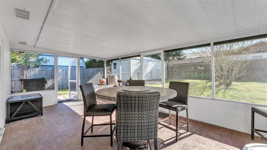 For Sale: $359,900 (3 beds, 2 baths, 1842 Square Feet)