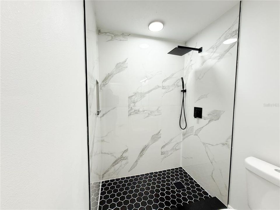 For Sale: $340,000 (3 beds, 2 baths, 1024 Square Feet)