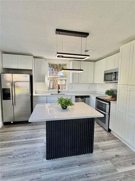 For Sale: $340,000 (3 beds, 2 baths, 1024 Square Feet)