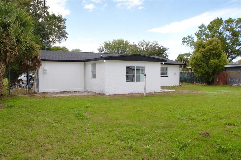 For Sale: $340,000 (3 beds, 2 baths, 1024 Square Feet)