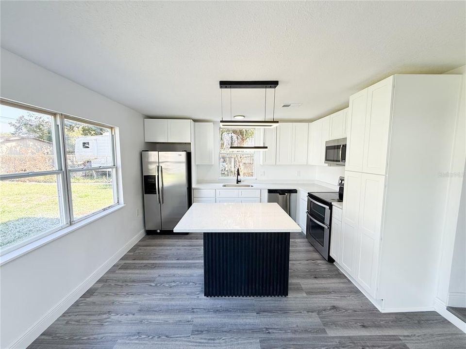 For Sale: $340,000 (3 beds, 2 baths, 1024 Square Feet)