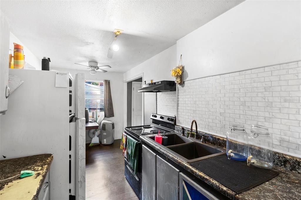 En Venta: $399,900 (8 camas, 4 baños, 3072 Pies cuadrados)