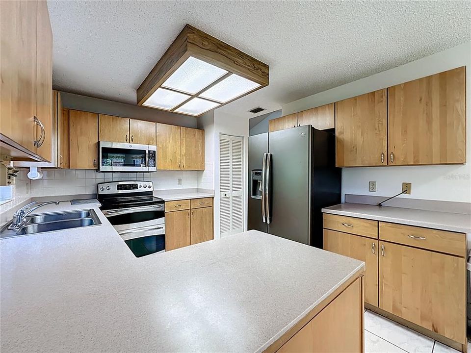 For Sale: $340,000 (3 beds, 2 baths, 1785 Square Feet)