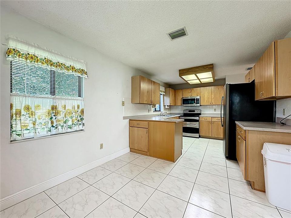 For Sale: $340,000 (3 beds, 2 baths, 1785 Square Feet)