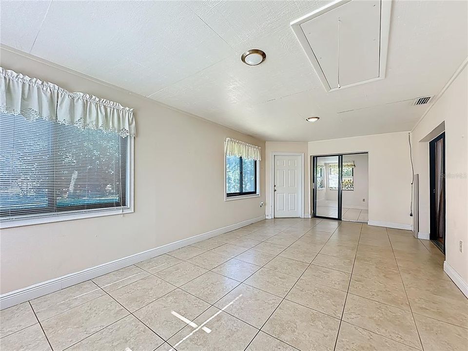 For Sale: $340,000 (3 beds, 2 baths, 1785 Square Feet)