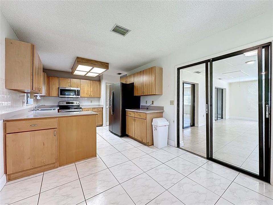 For Sale: $340,000 (3 beds, 2 baths, 1785 Square Feet)