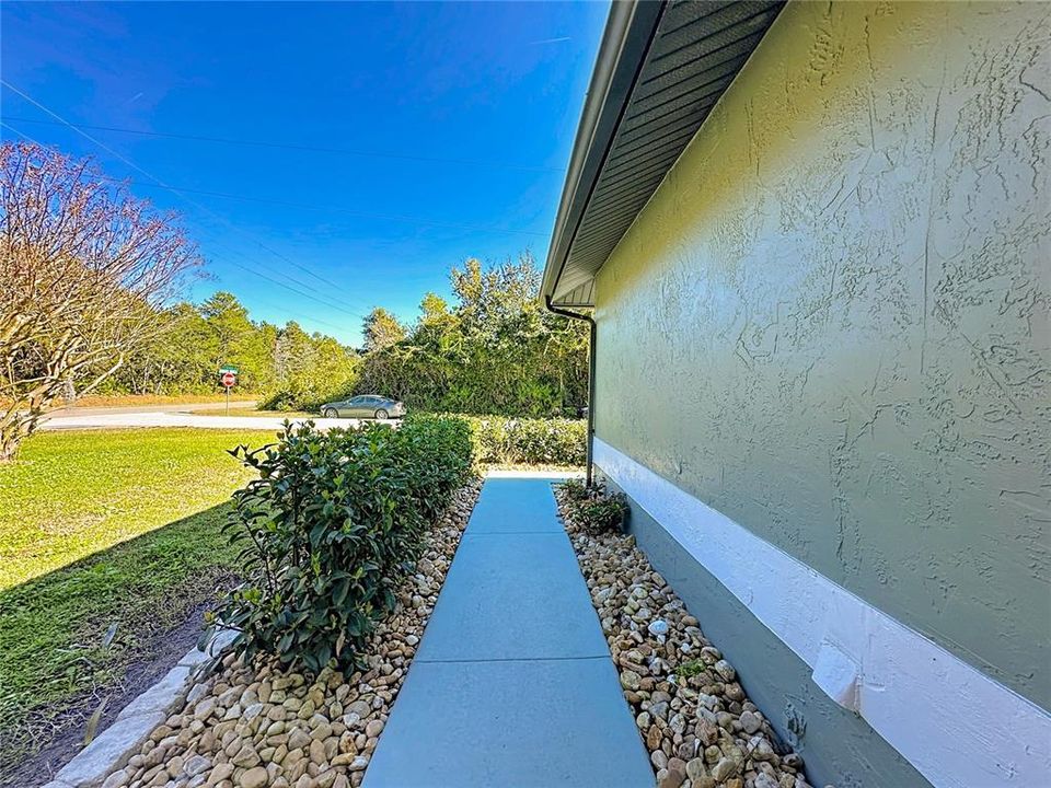 For Sale: $340,000 (3 beds, 2 baths, 1785 Square Feet)