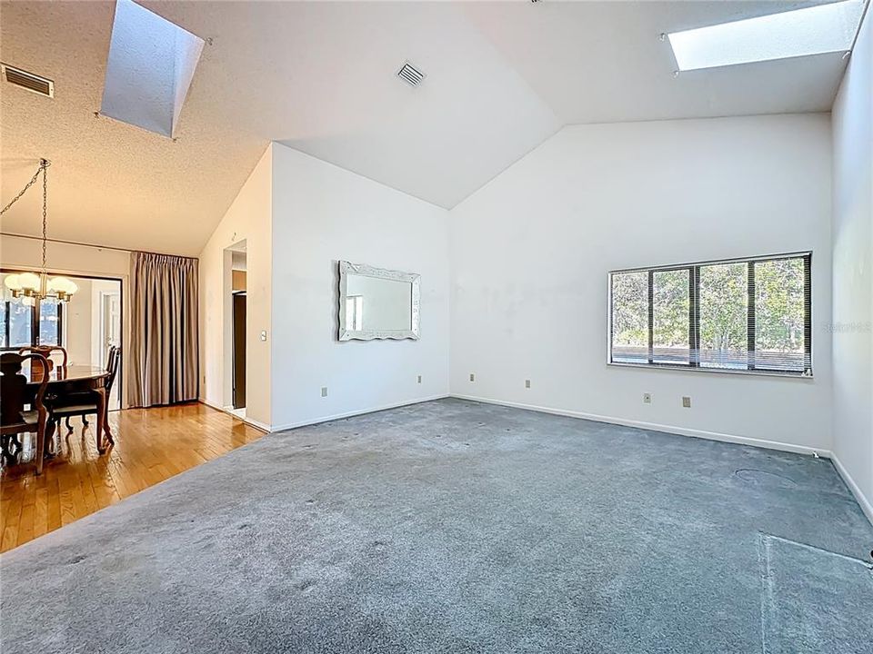 For Sale: $340,000 (3 beds, 2 baths, 1785 Square Feet)