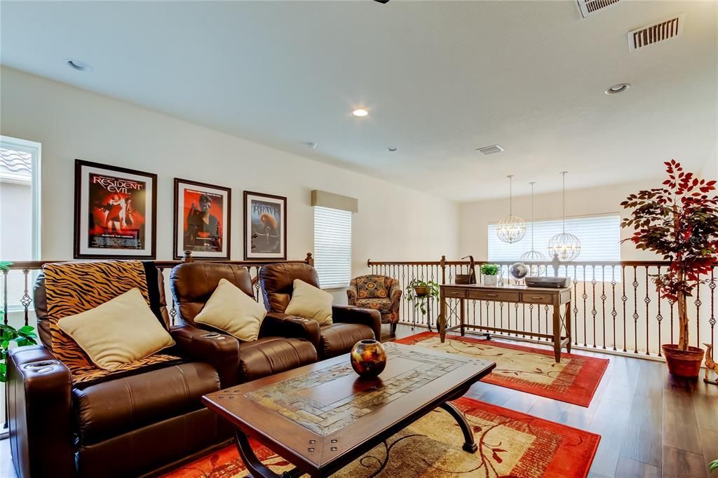 For Rent: $3,500 (3 beds, 2 baths, 2368 Square Feet)