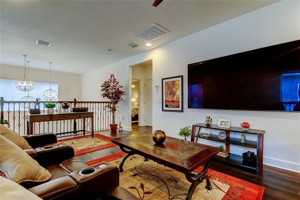 For Rent: $3,500 (3 beds, 2 baths, 2368 Square Feet)