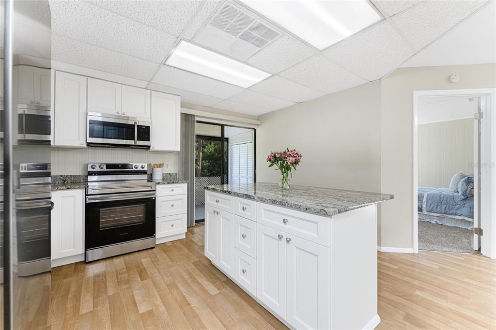 待售: $369,900 (2 贝兹, 1 浴室, 1020 平方英尺)