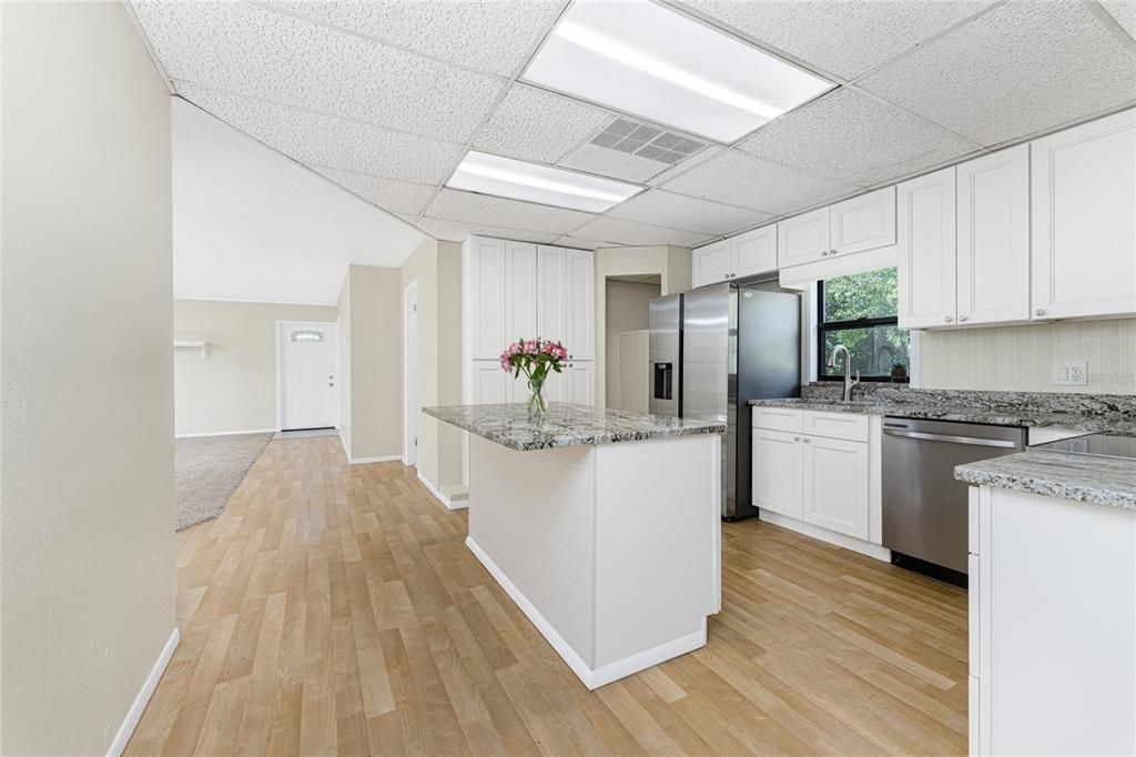 待售: $369,900 (2 贝兹, 1 浴室, 1020 平方英尺)