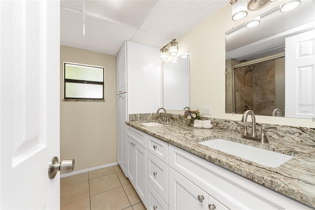 待售: $369,900 (2 贝兹, 1 浴室, 1020 平方英尺)