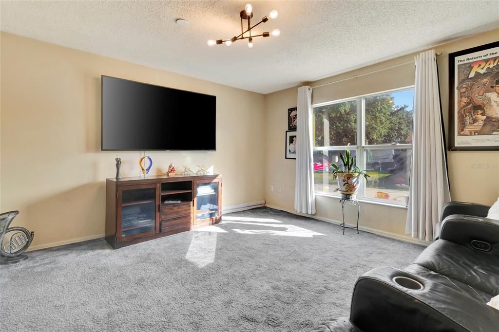 На продажу: $425,000 (4 спален, 2 ванн, 2142 Квадратных фут)