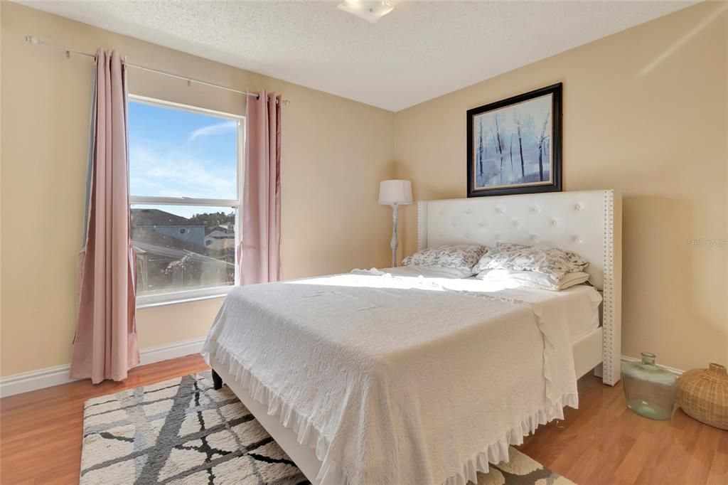 На продажу: $425,000 (4 спален, 2 ванн, 2142 Квадратных фут)